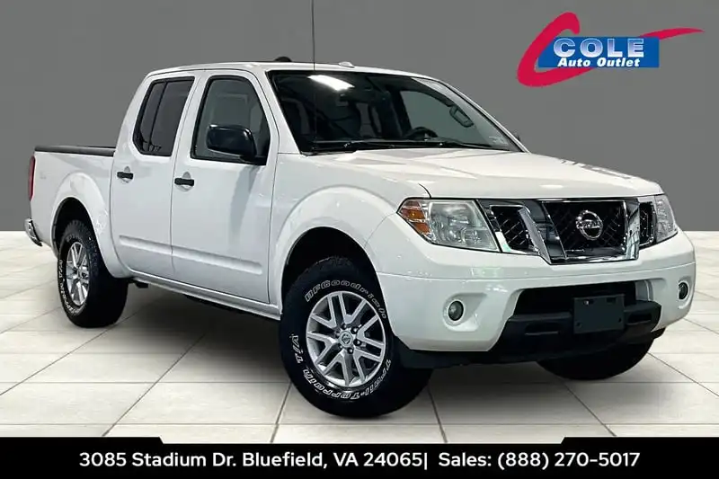 2016 Nissan Frontier 4.0 SV Crew Cab 4WD Auto SWB's photo