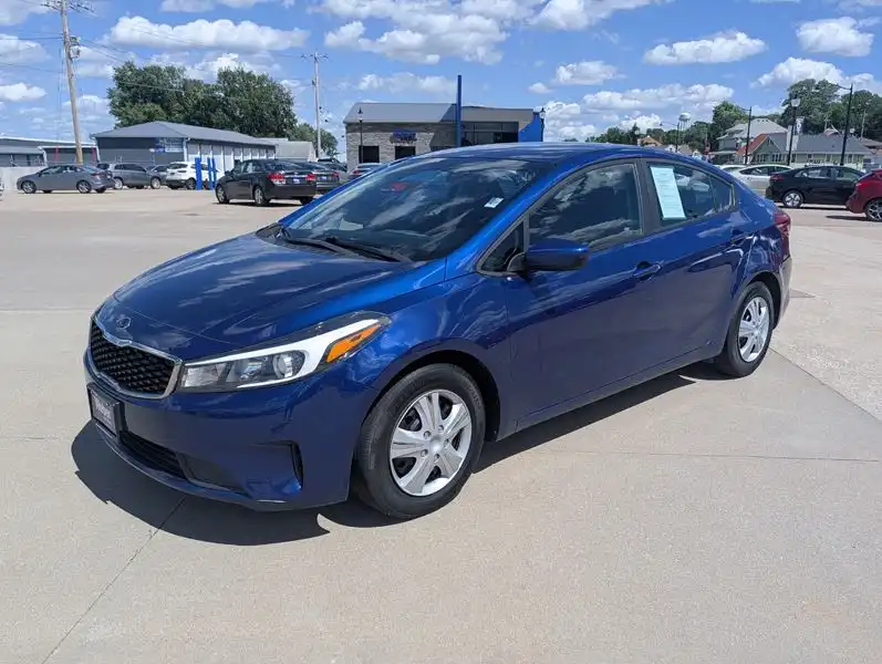 2017 Kia Forte LX AT's photo