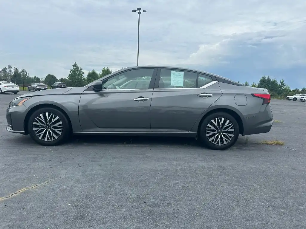 2025 Nissan Altima 2.5 SV's photo