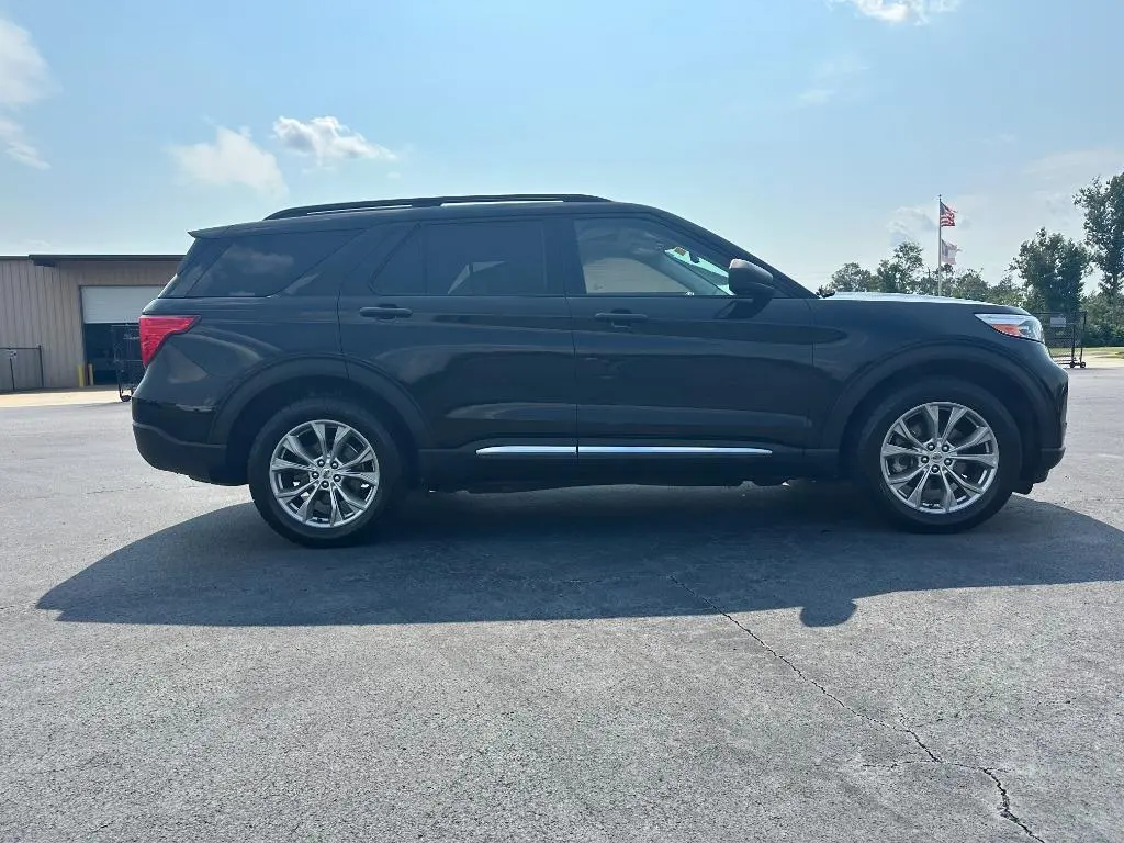 2020 Ford Explorer XLT 4WD photo 5