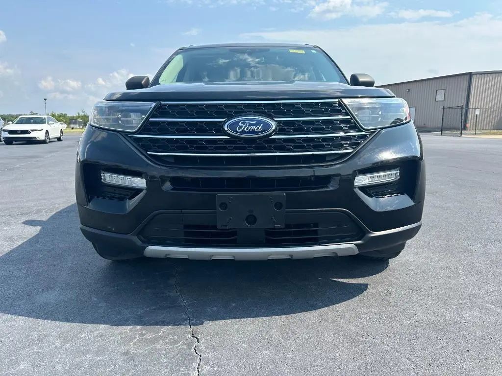 2020 Ford Explorer XLT 4WD photo 3