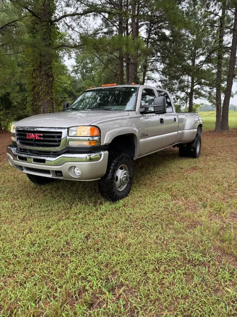 2007 GMC Sierra SLT 4WD Crew Cab DRW's photo