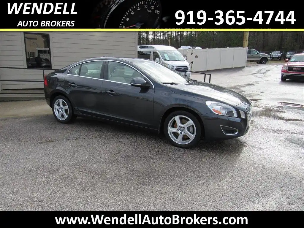 2013 Volvo S60 T5 FWD Auto's photo