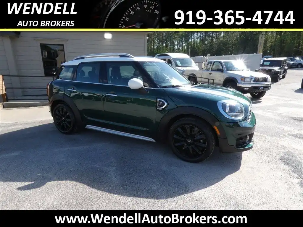 2019 MINI Countryman Cooper S Signature's photo