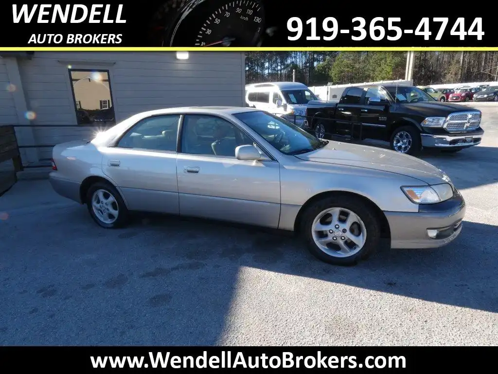 2001 Lexus ES 350 300's photo