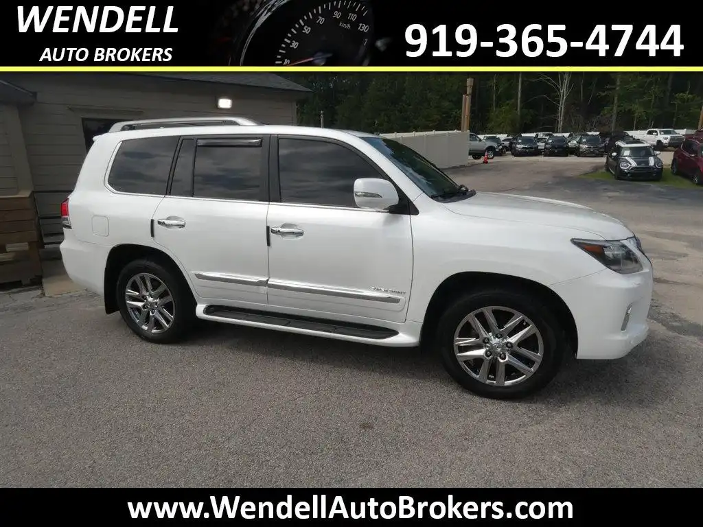 2013 Lexus LX 600 570's photo
