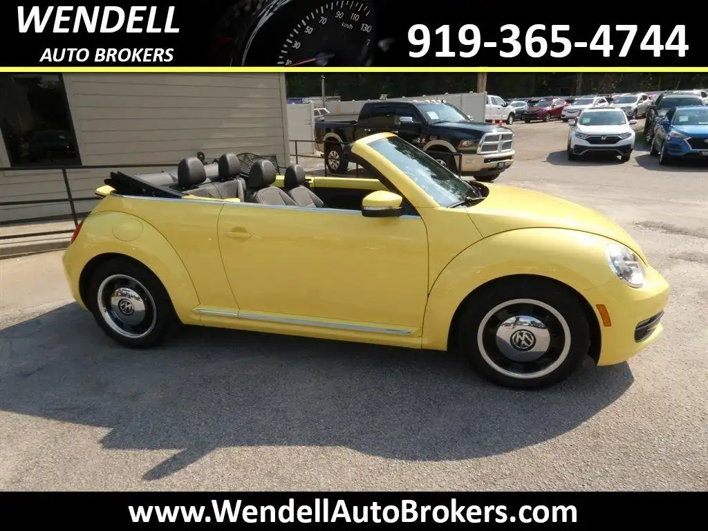 2013 Volkswagen Beetle 2.5L Conv. auto PZEV's photo