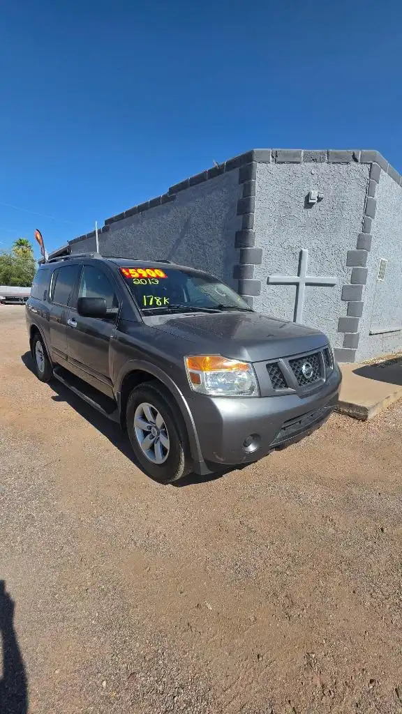 2013 Nissan Armada SV 4X2's photo