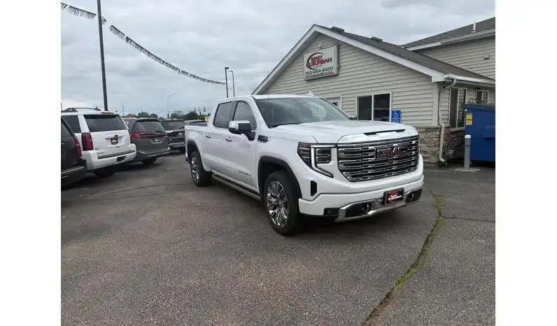 2023 GMC Sierra 4WD Crew Cab Short Box Denali's photo