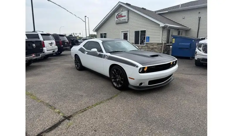 2022 Dodge Challenger R/T's photo