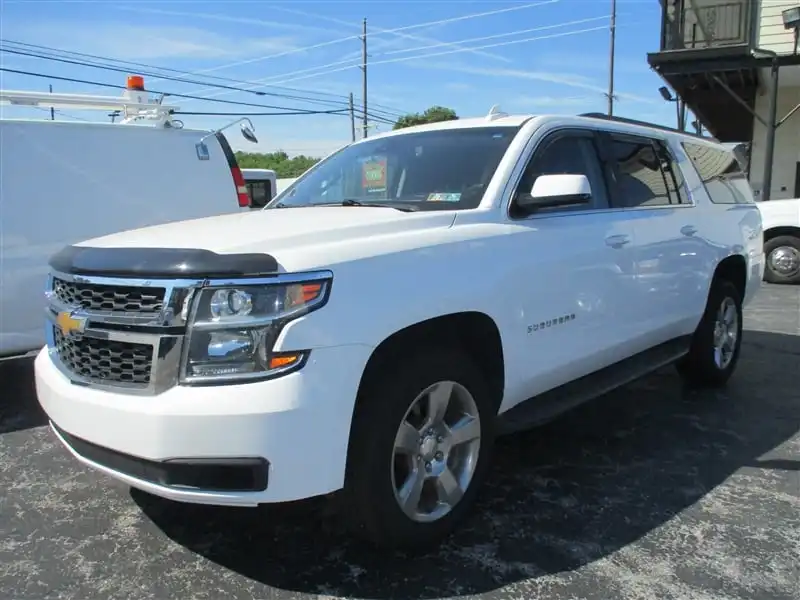 2018 Chevrolet Suburban 4WD 1500 LT's photo