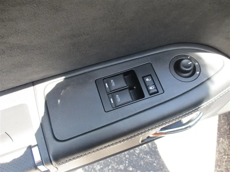 2012 Dodge Challenger SRT8 392 photo 3