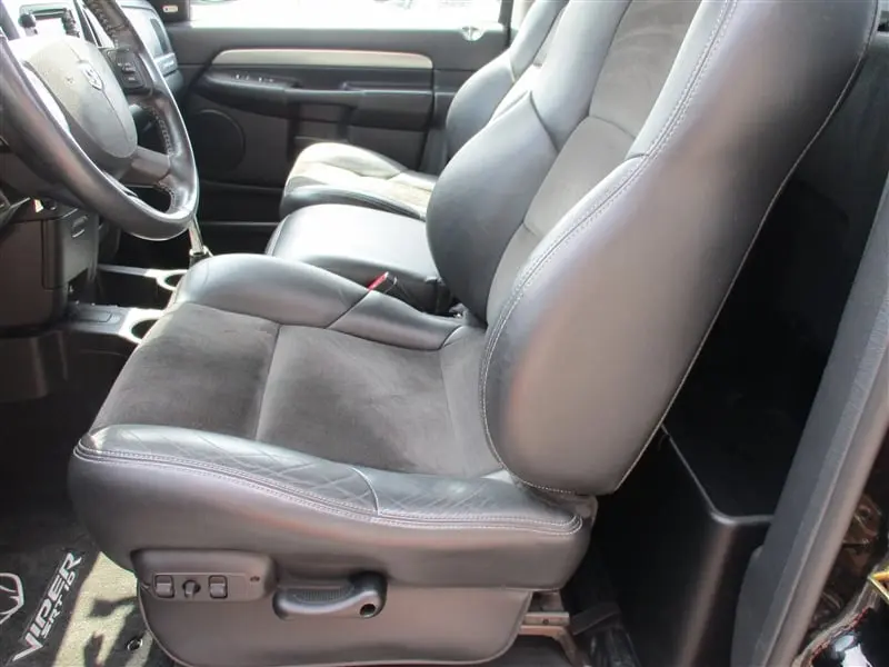 2004 Dodge Ram SRT-10 Base photo 4