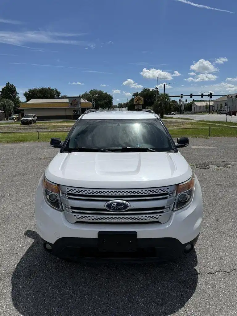 2014 Ford Explorer XLT's photo