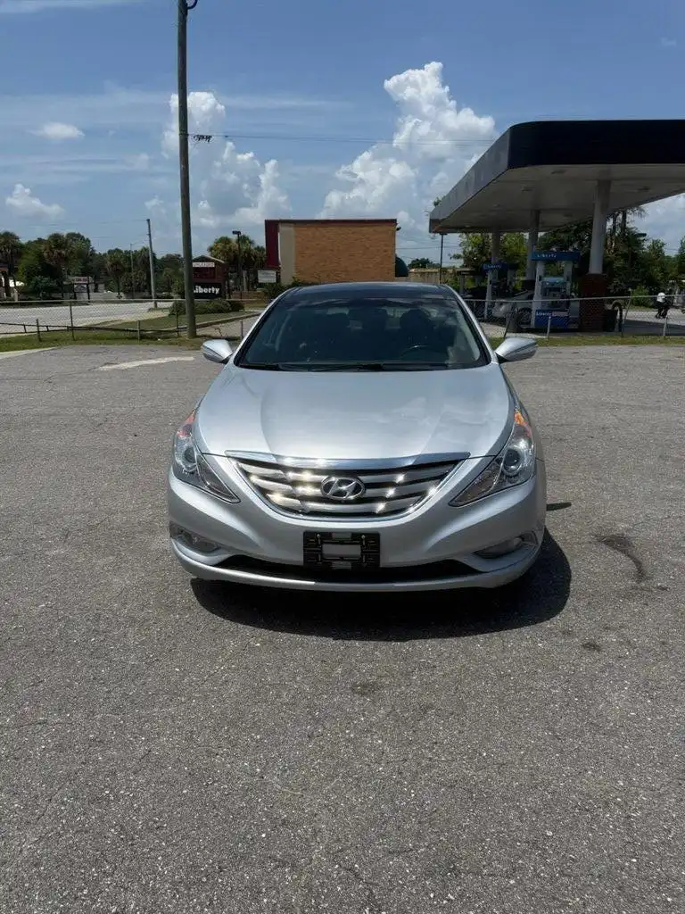 2013 Hyundai Sonata I4 Limited PZEV A T's photo