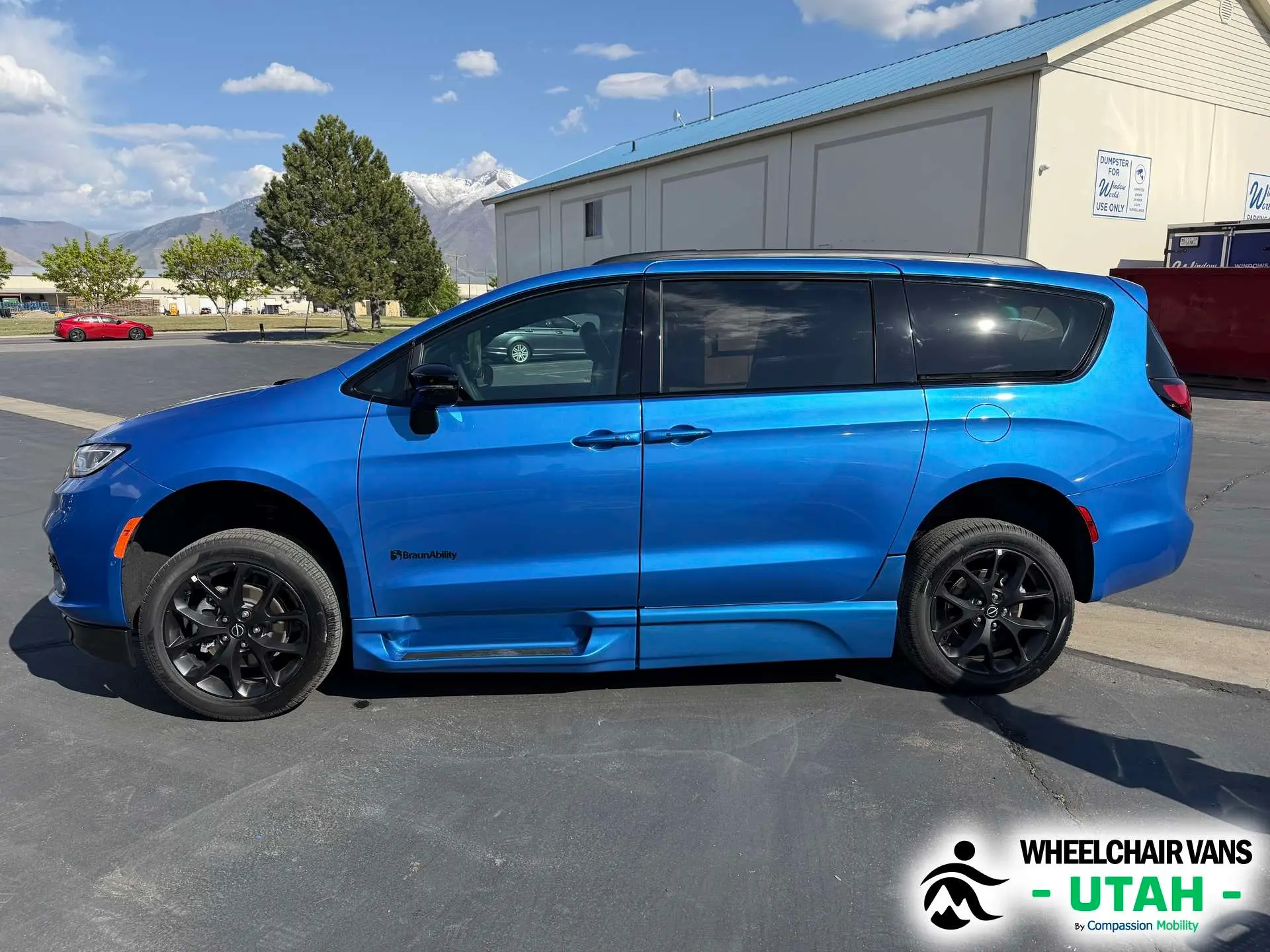 2026 Chrysler Pacifica Select photo 5
