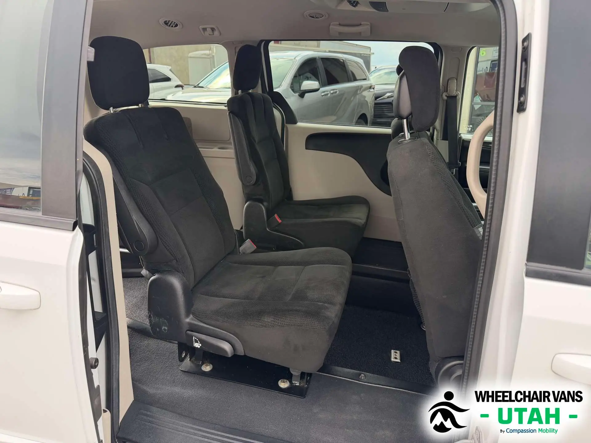 2016 Dodge Grand Caravan SXT photo 3