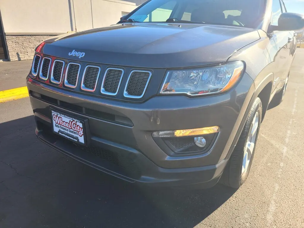 2019 Jeep Compass Latitude 4X4 photo 3
