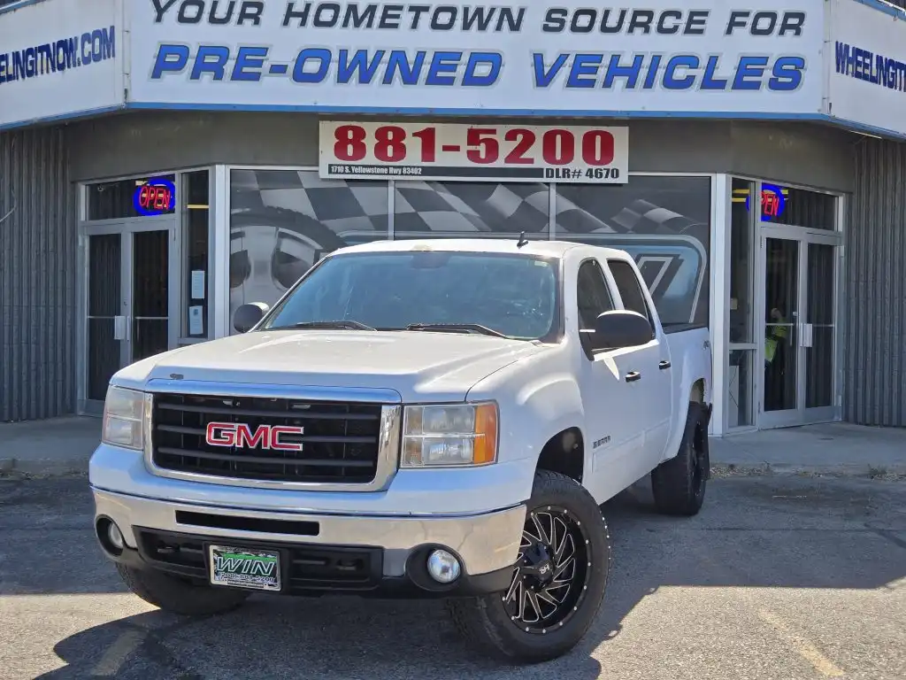 2011 GMC Sierra 4WD Crew Cab SLE SWB's photo