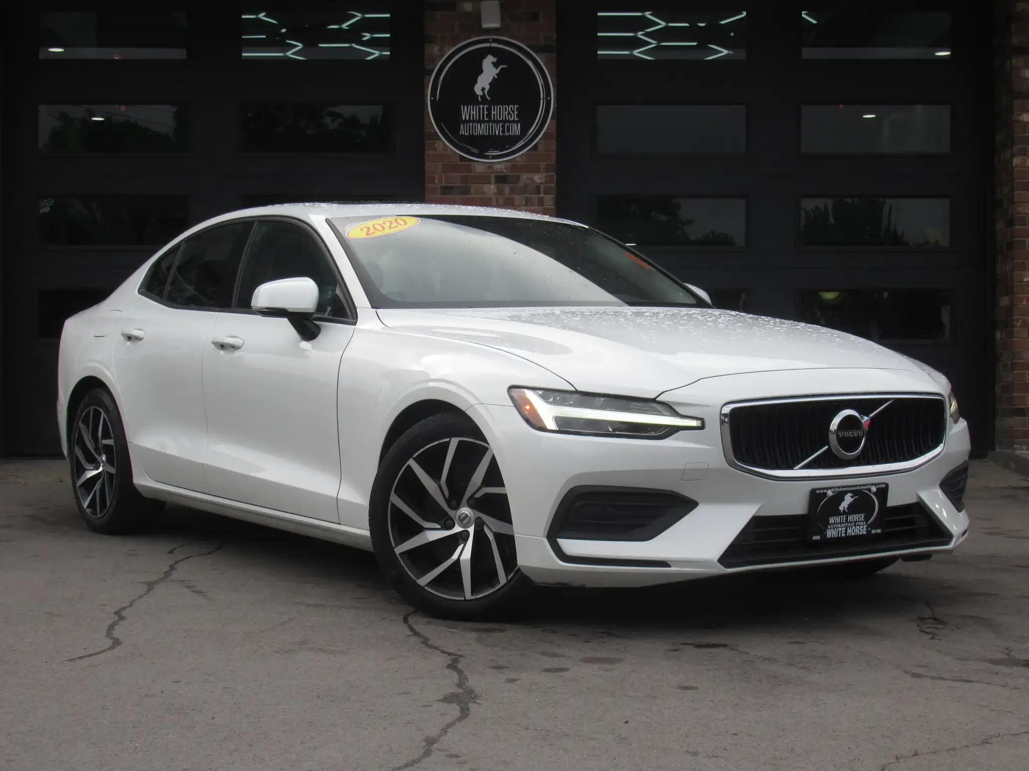 2020 Volvo S60 T6 Momentum AWD's photo