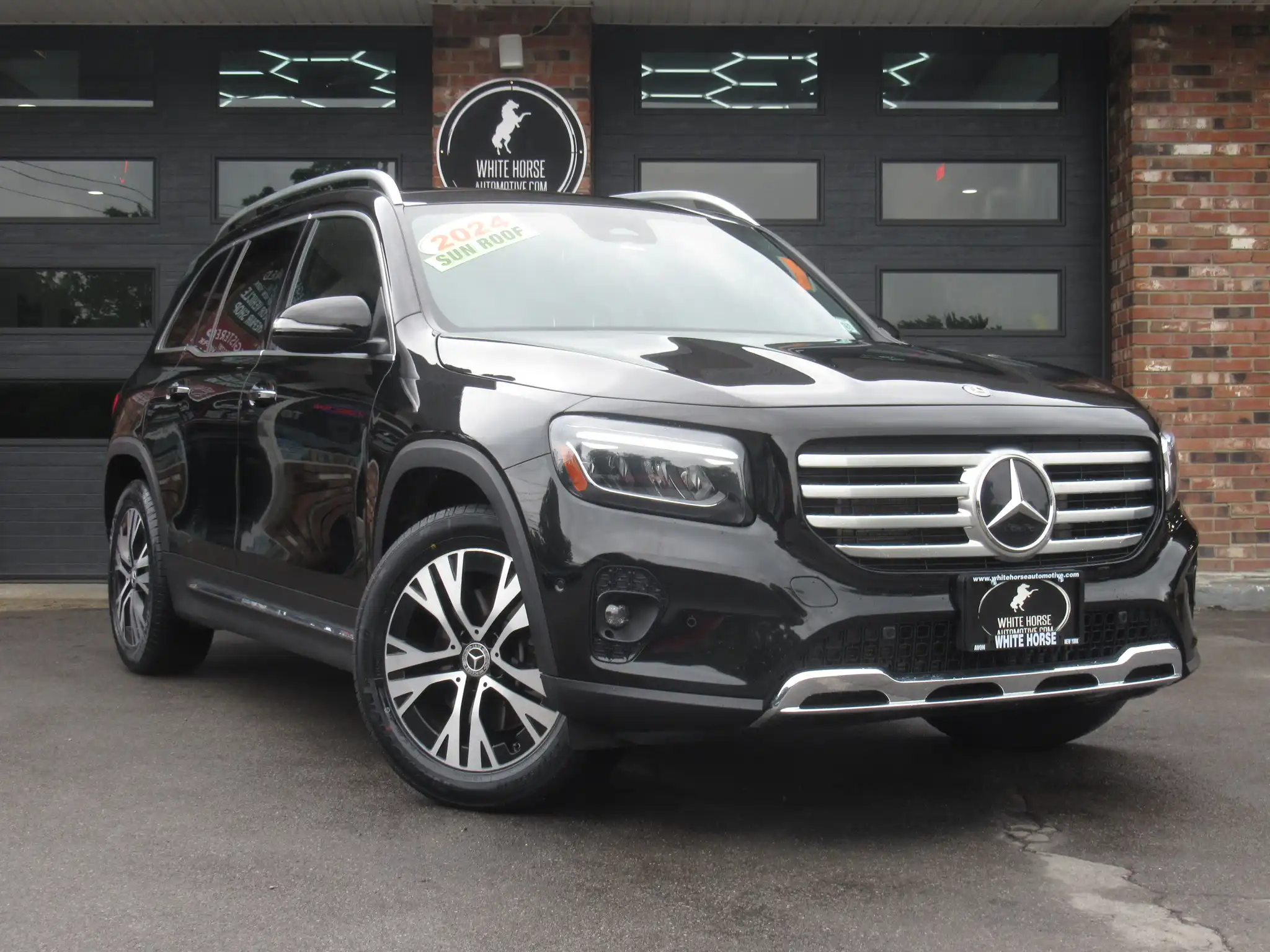 2024 Mercedes-Benz GLB GLB 250 4MATIC's photo