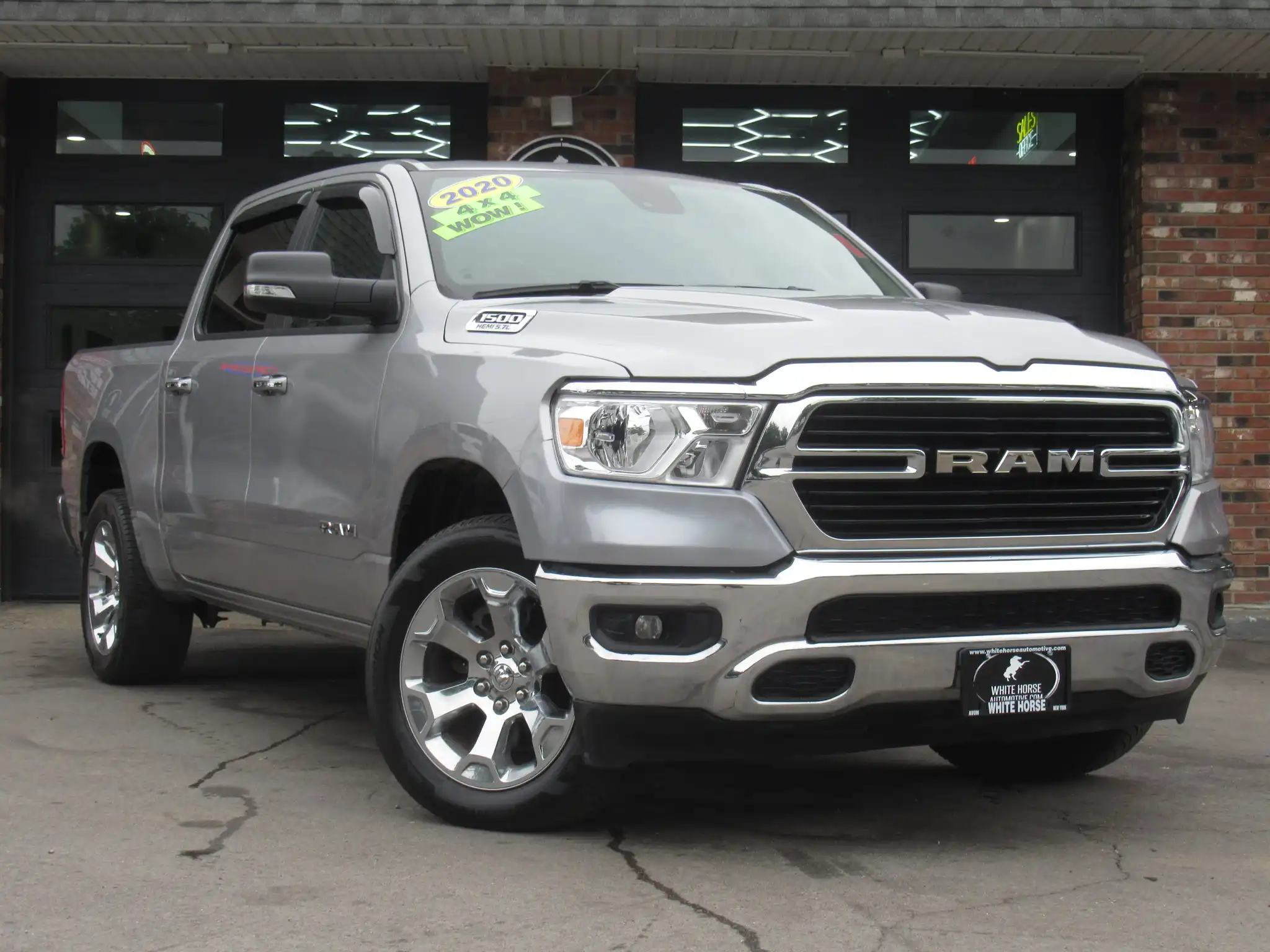 2020 RAM 1500 Big Horn/Lone Star 4WD Crew Cab 5'7's photo