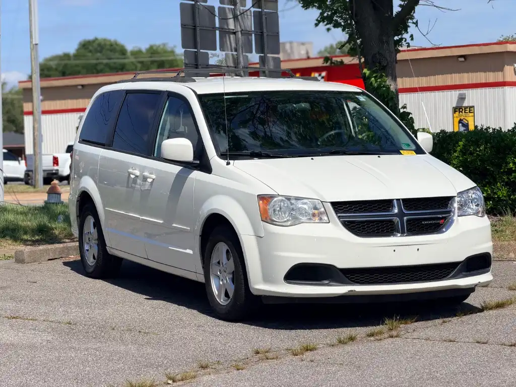 2013 Dodge Grand Caravan SXT's photo