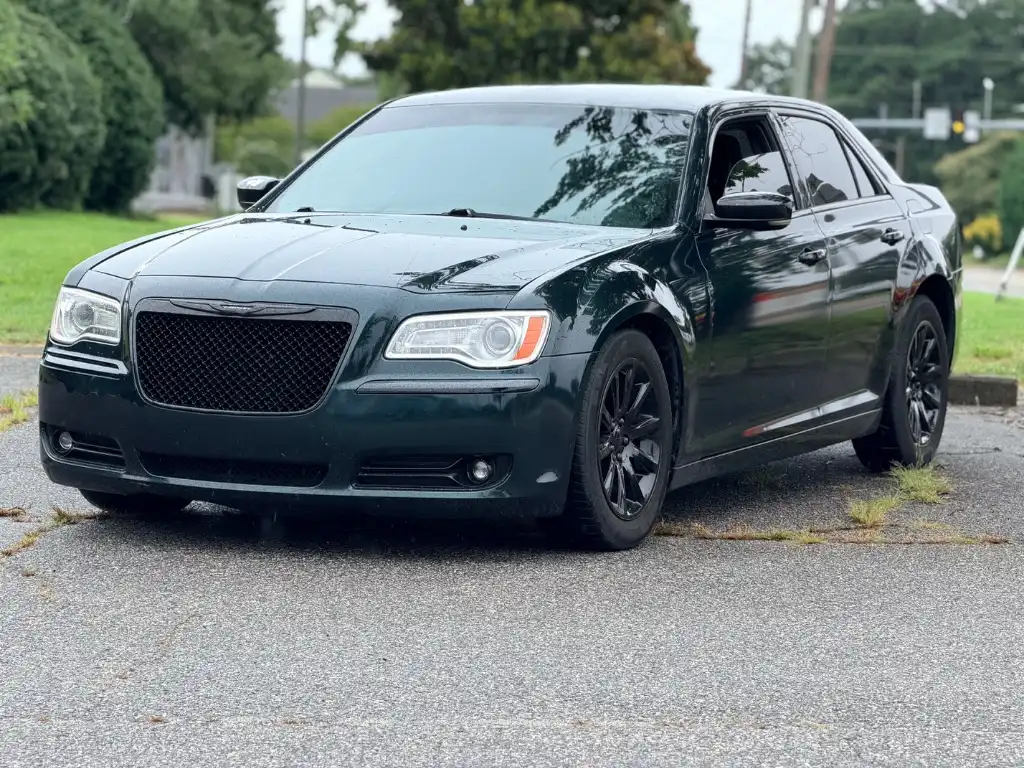 2012 Chrysler 300 Limited's photo