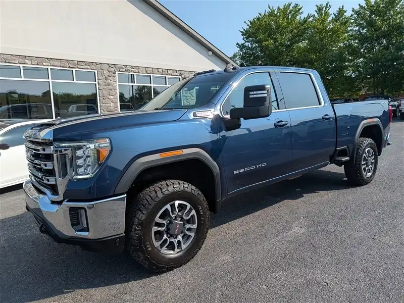 2021 GMC Sierra 4WD Crew Cab Standard Box SLE's photo