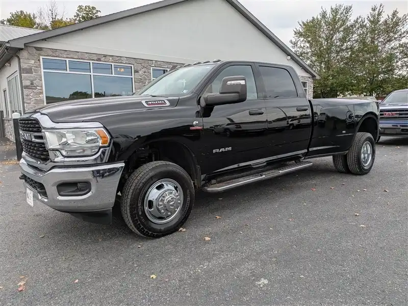 2024 RAM 3500 Big Horn 4X4 Crew Cab LWB's photo