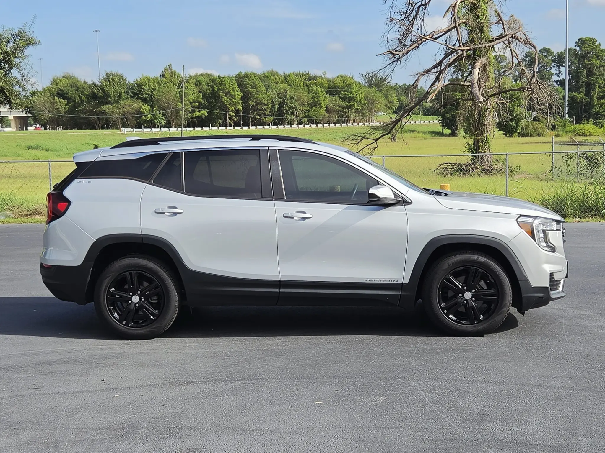 2022 GMC Terrain SLE photo 5