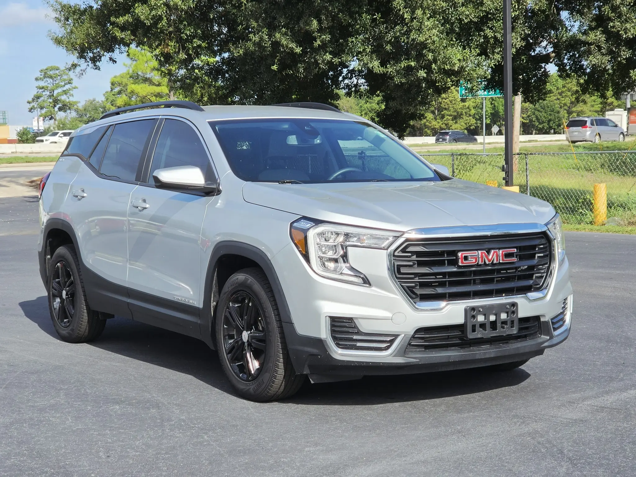 2022 GMC Terrain SLE photo 4