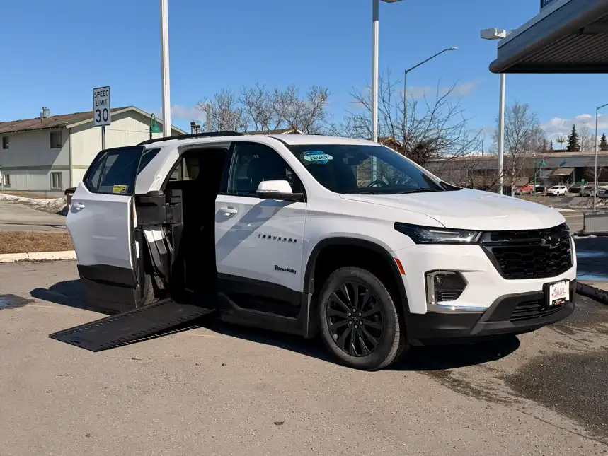 2022 Chevrolet Traverse FWD RS's photo