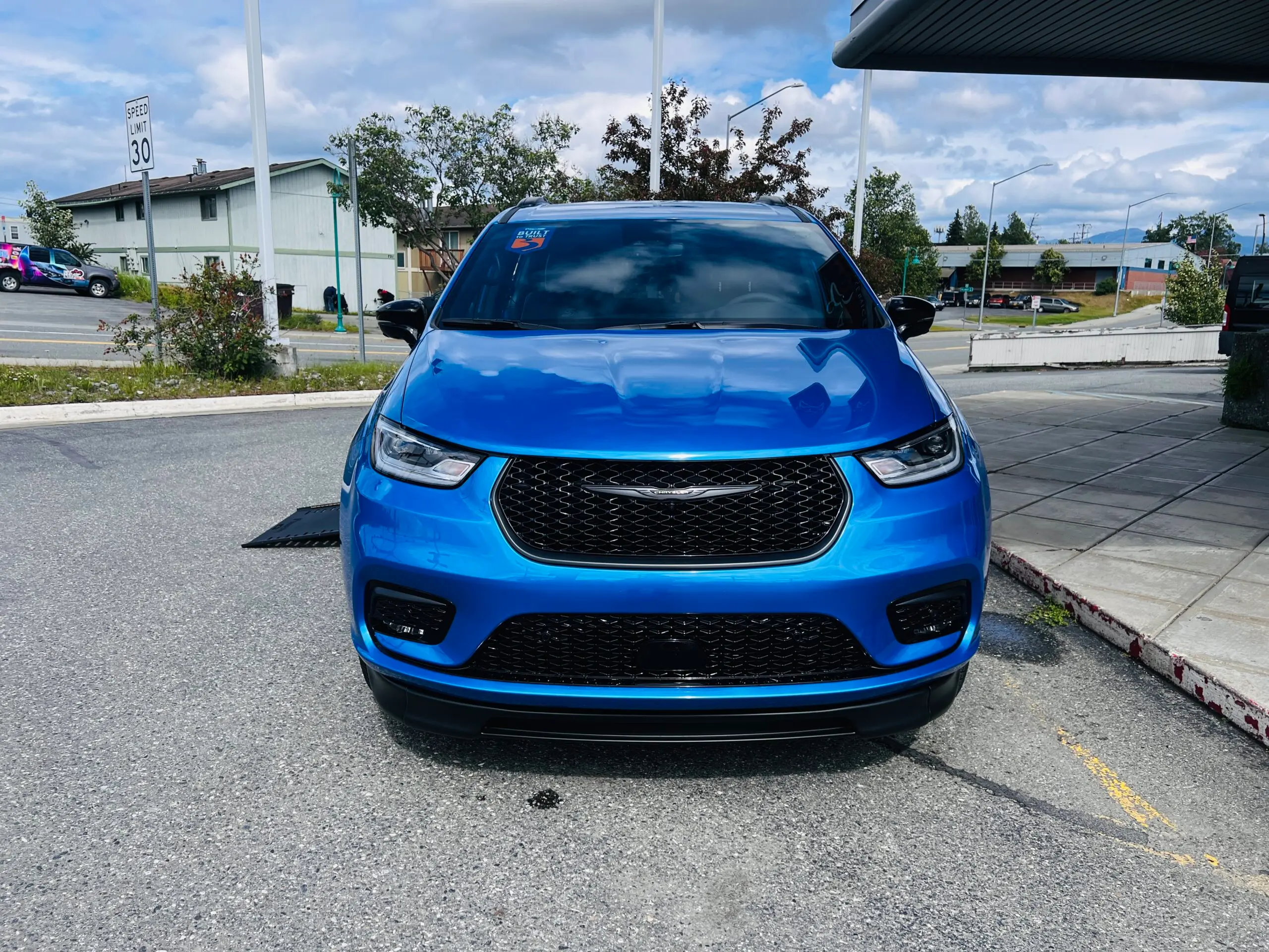 2026 Chrysler Pacifica Select photo 3