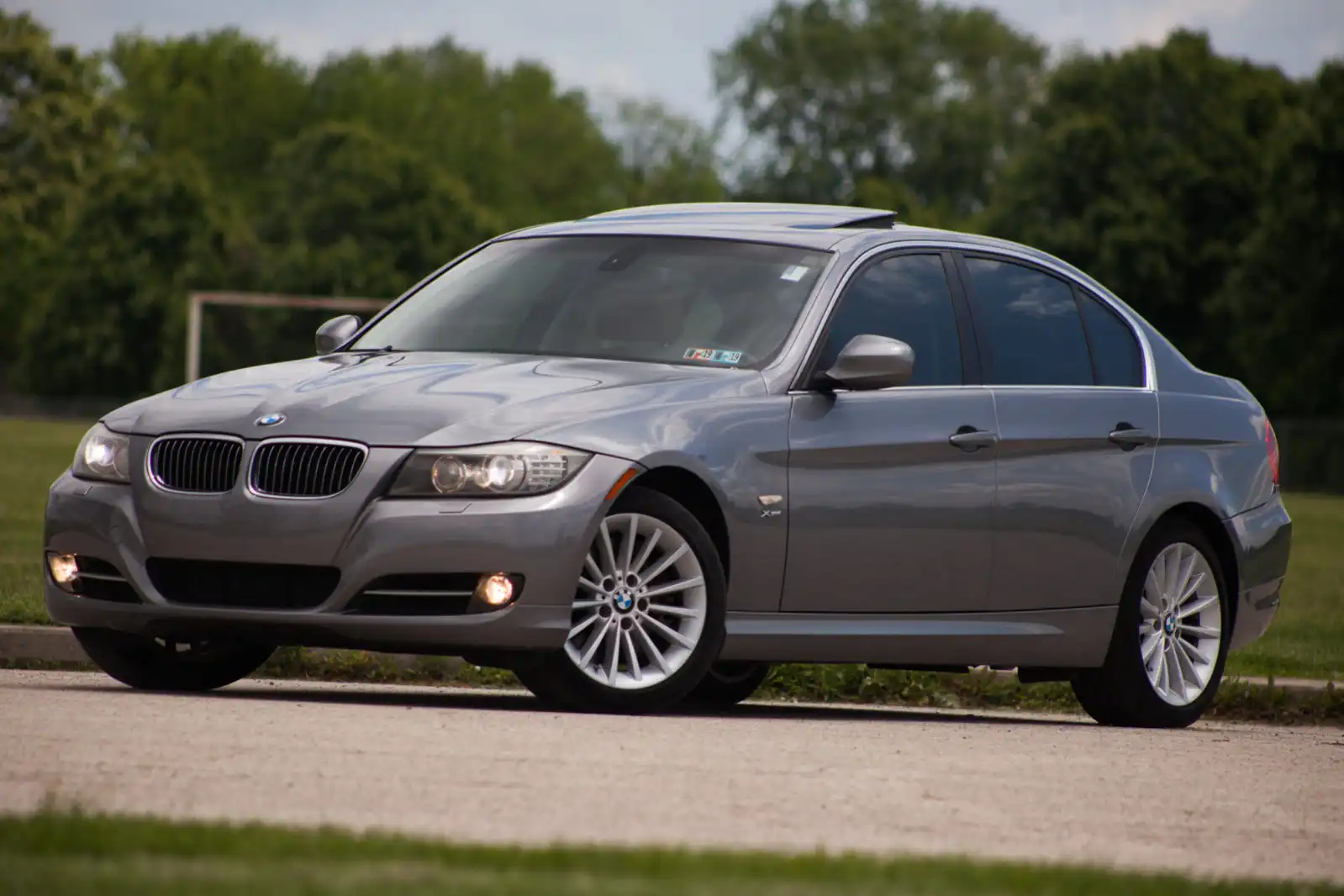2009 BMW 3 Series 335xi Sedan's photo