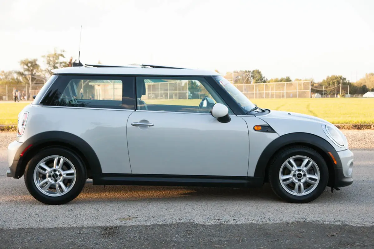 2012 MINI Cooper Base photo 4