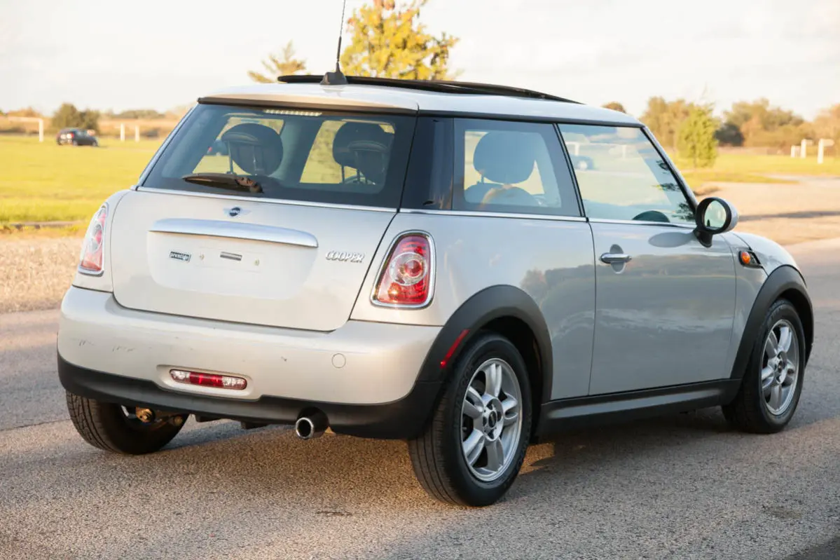 2012 MINI Cooper Base photo 5