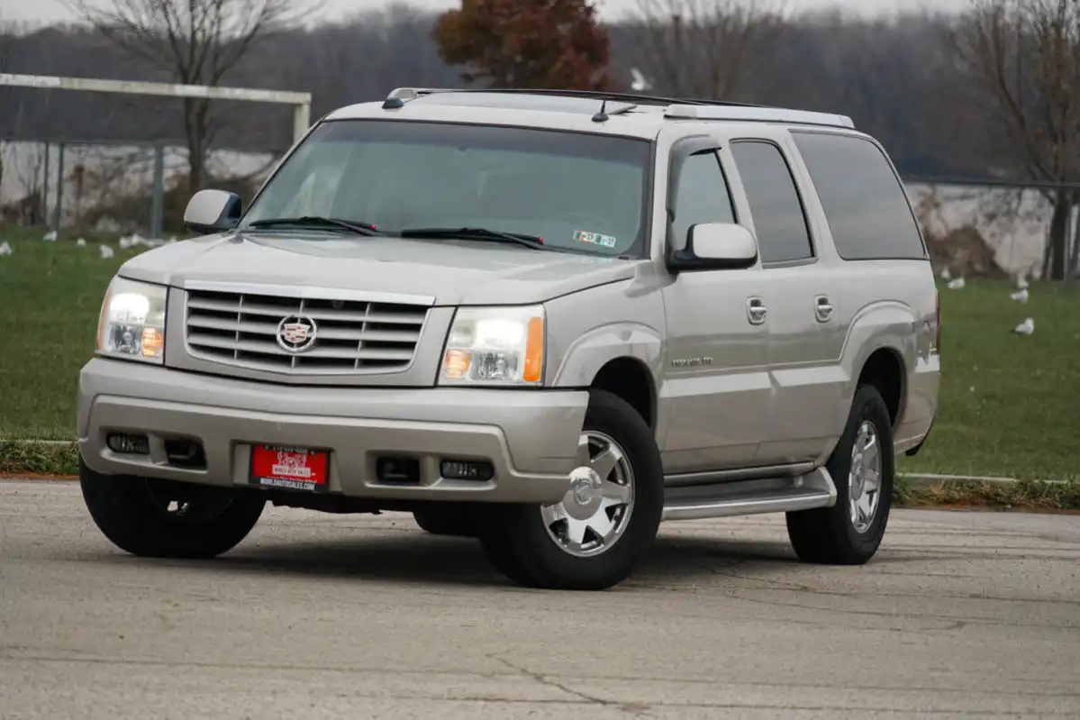 2004 Cadillac Escalade ESV's photo