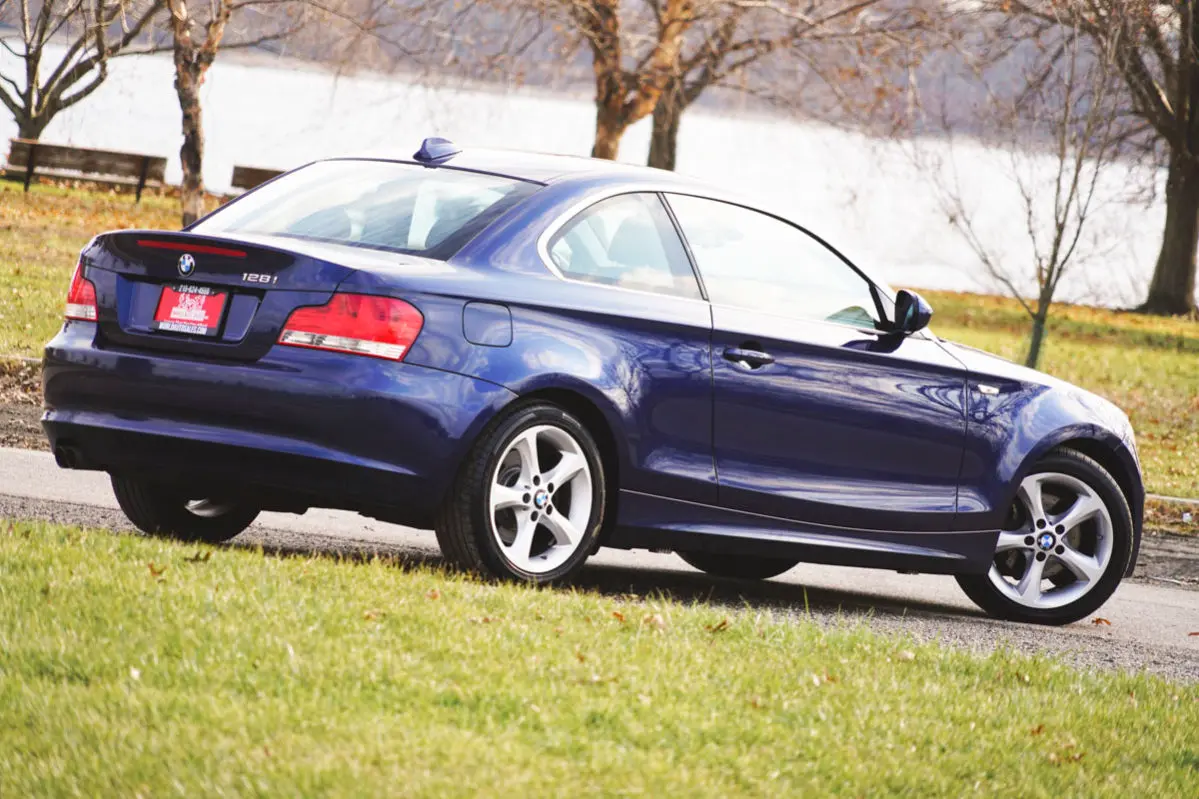 2011 BMW 1 Series 128i Coupe SULEV photo 3