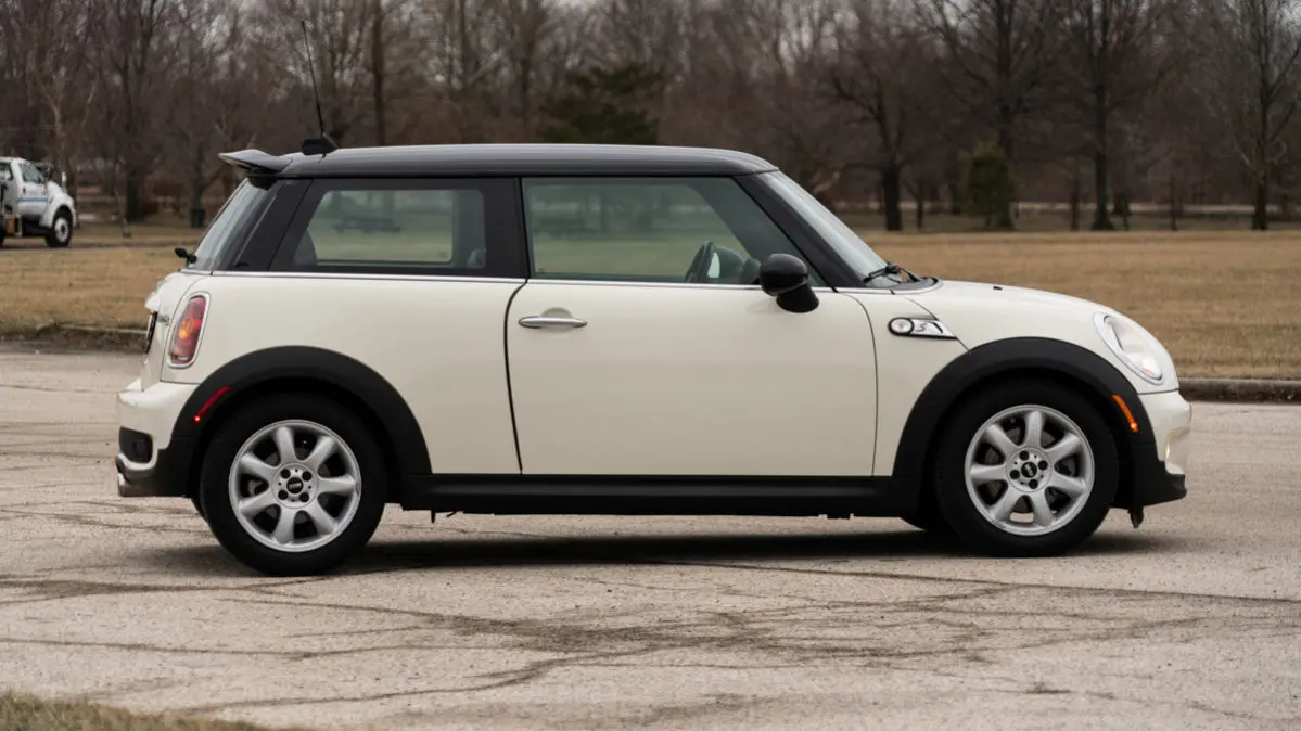 2009 MINI Cooper S photo 4