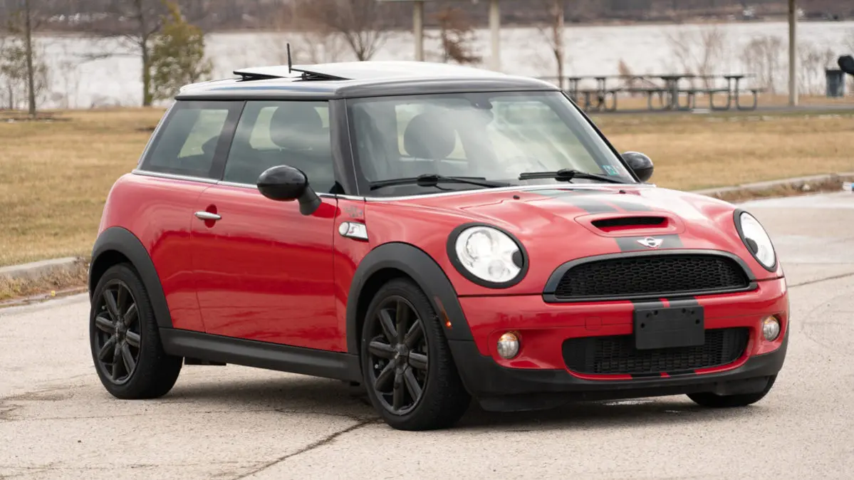 2010 MINI Cooper S photo 3