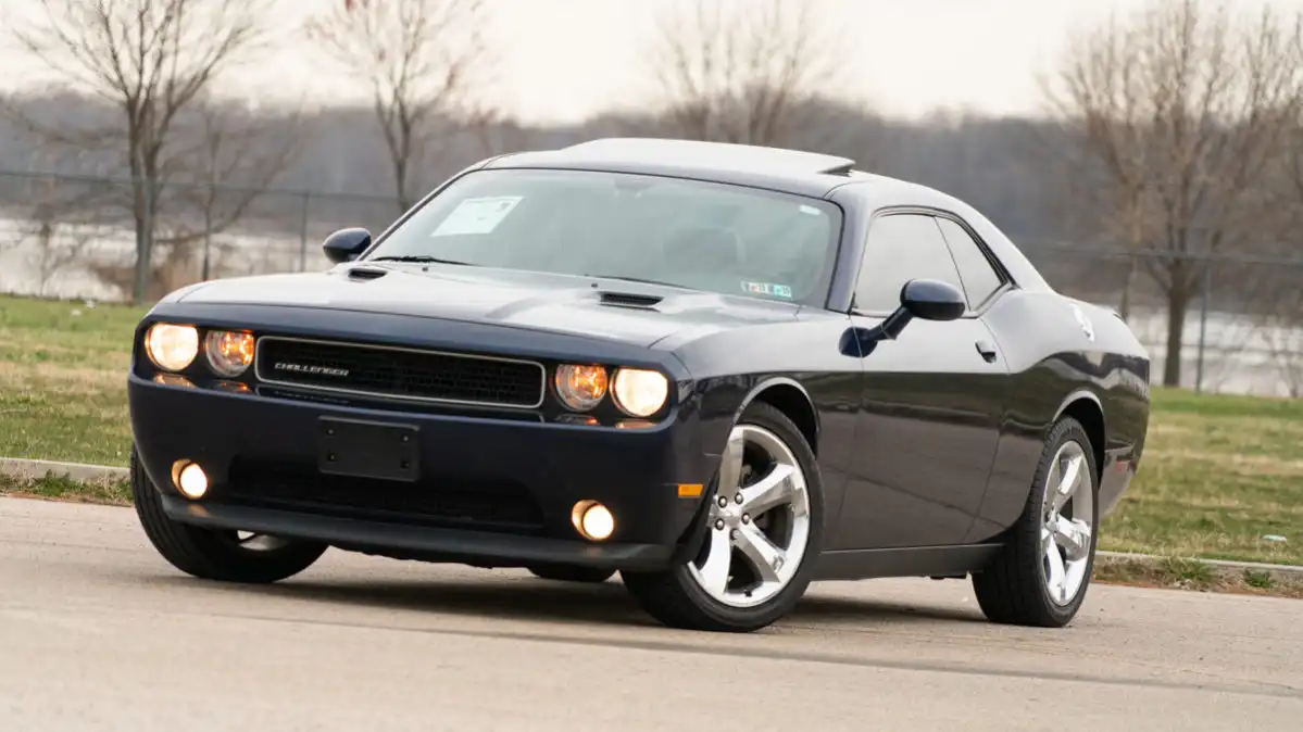 2013 Dodge Challenger SXT's photo