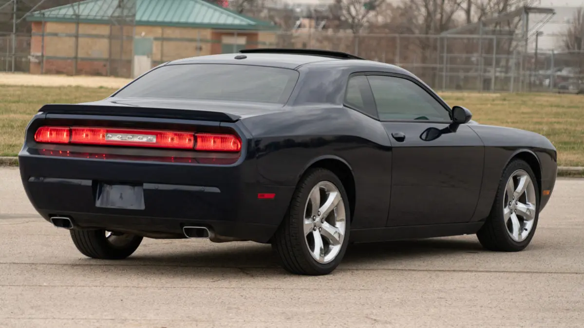 2013 Dodge Challenger SXT photo 4