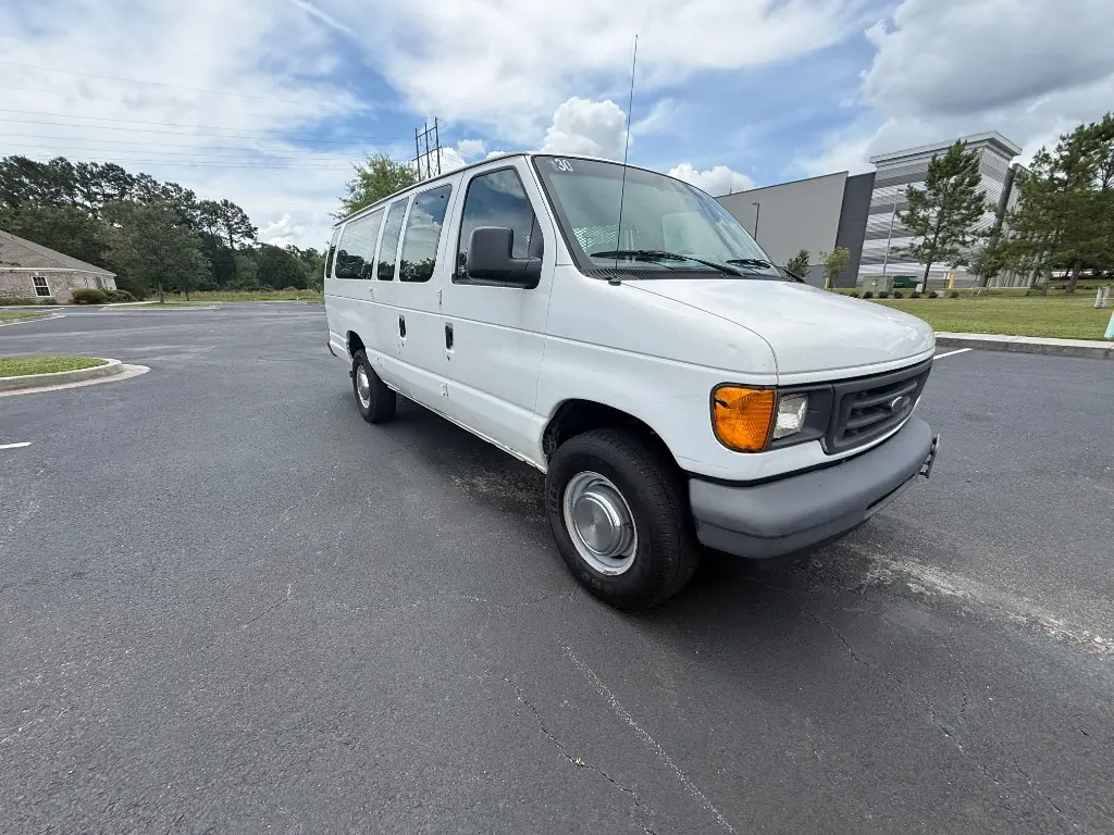 2006 Ford E-Series undefined photo 3