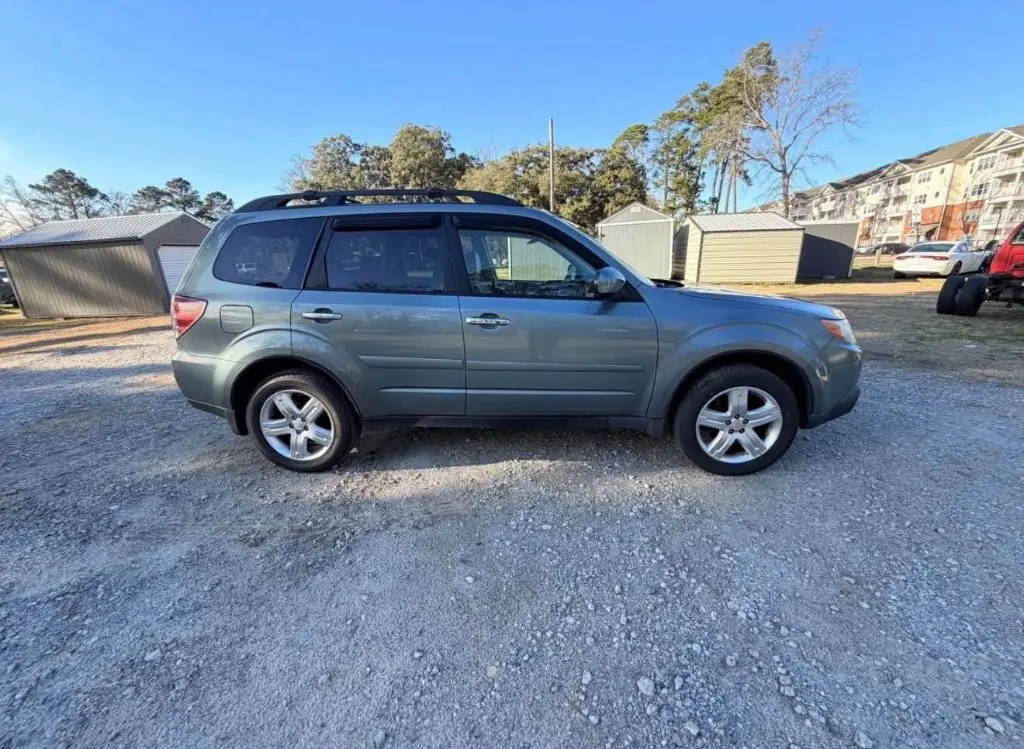 2010 Subaru Forester 2.5X Premium AT photo 5