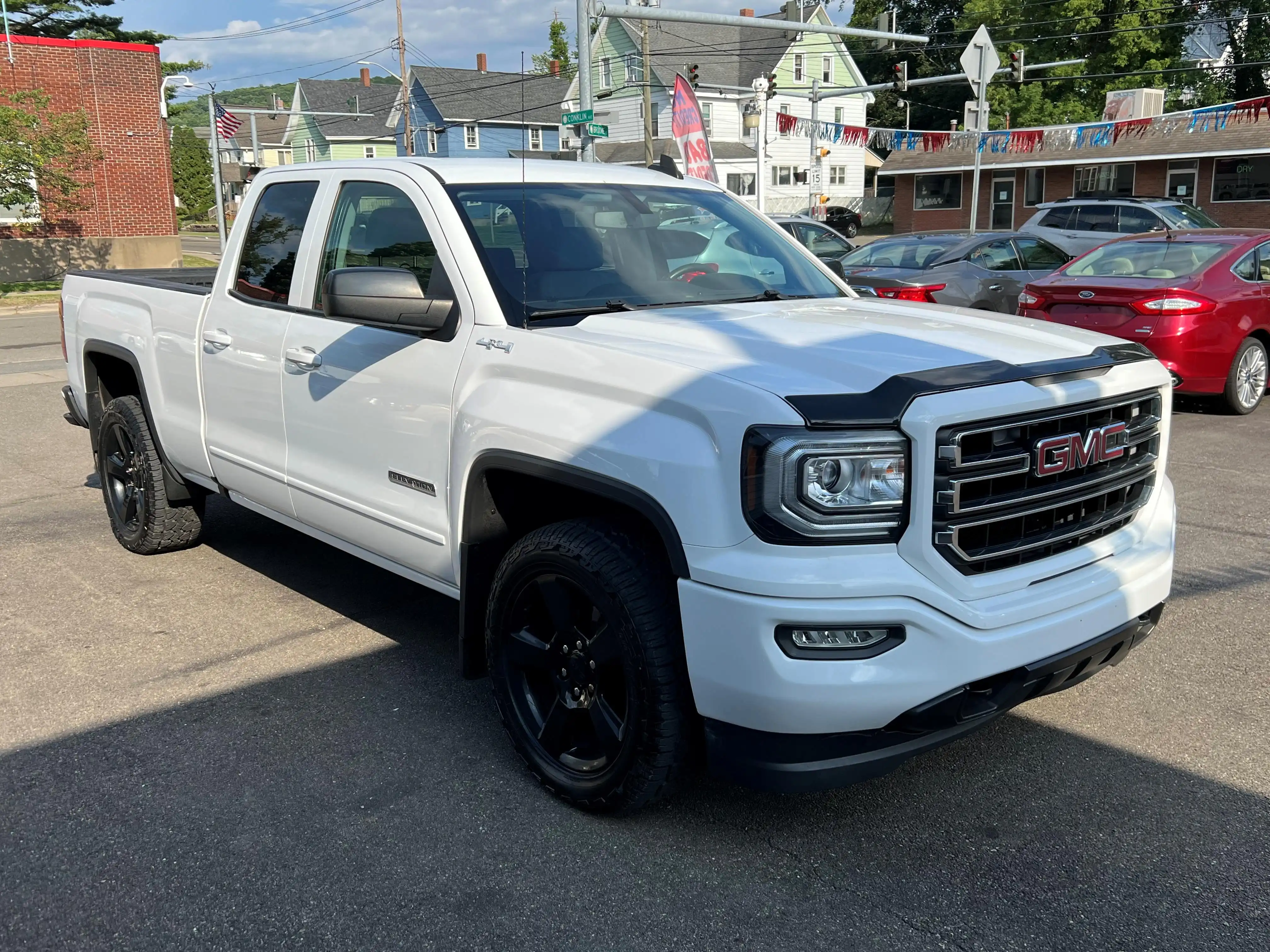 2016 GMC Sierra 4WD Double Cab Standard Box's photo