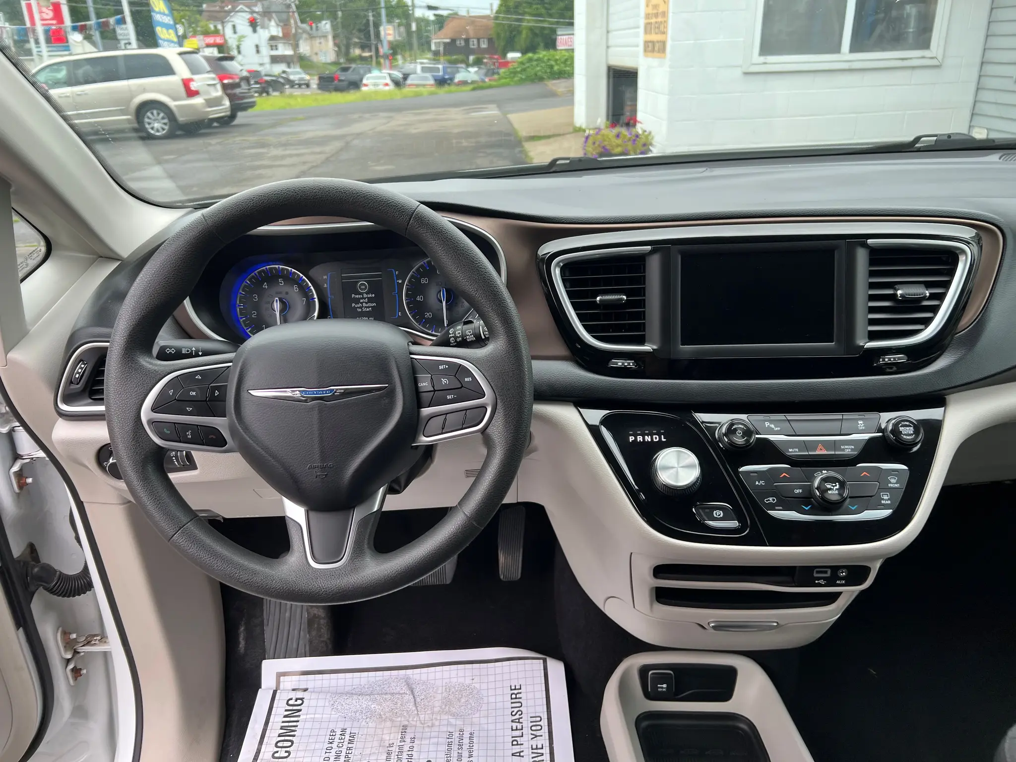 2018 Chrysler Pacifica L photo 5