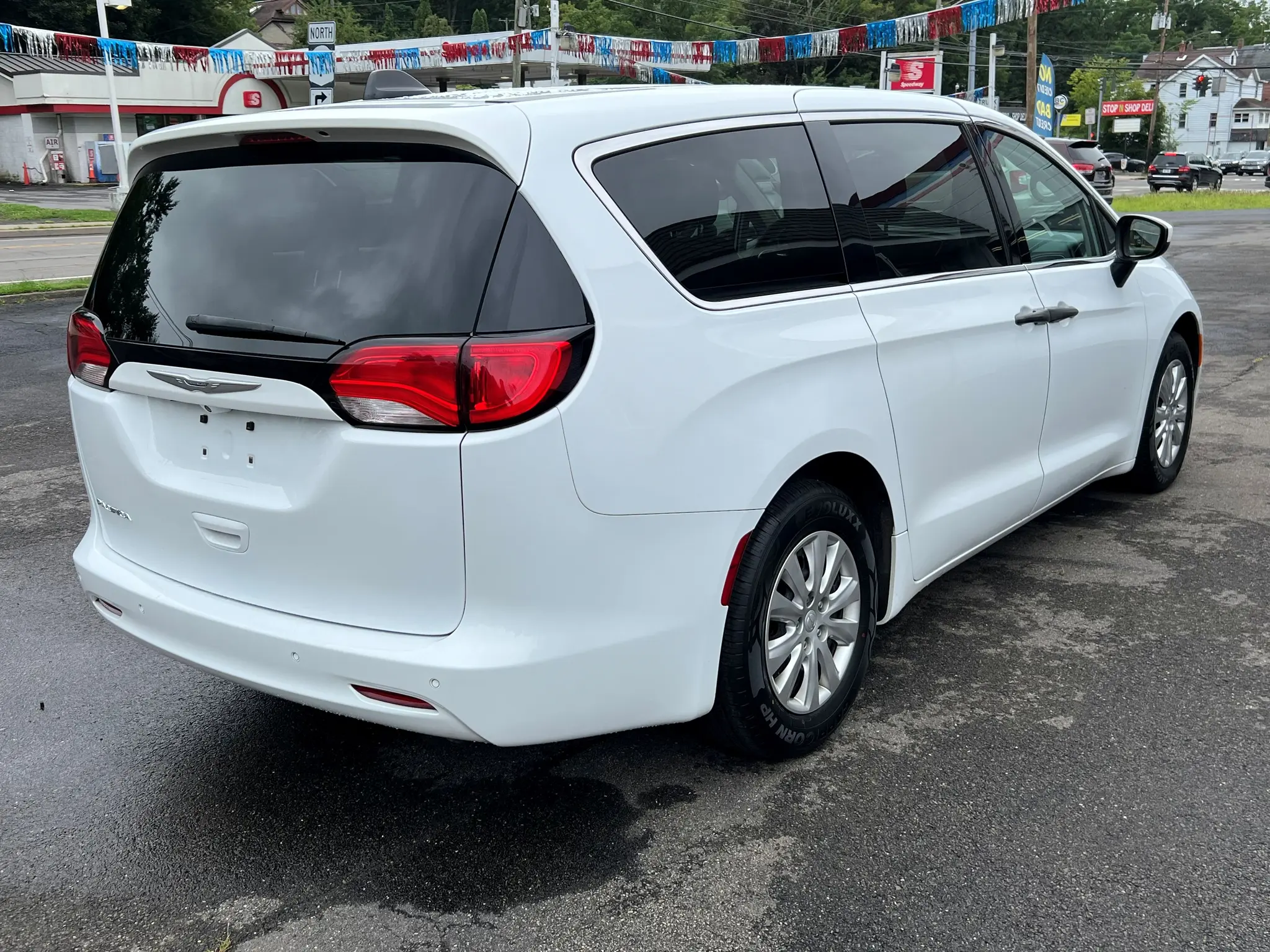 2018 Chrysler Pacifica L photo 4