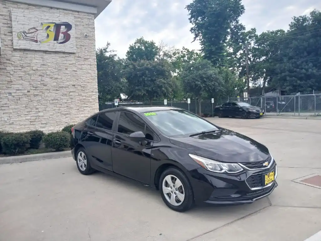 2018 Chevrolet Cruze LS Auto's photo