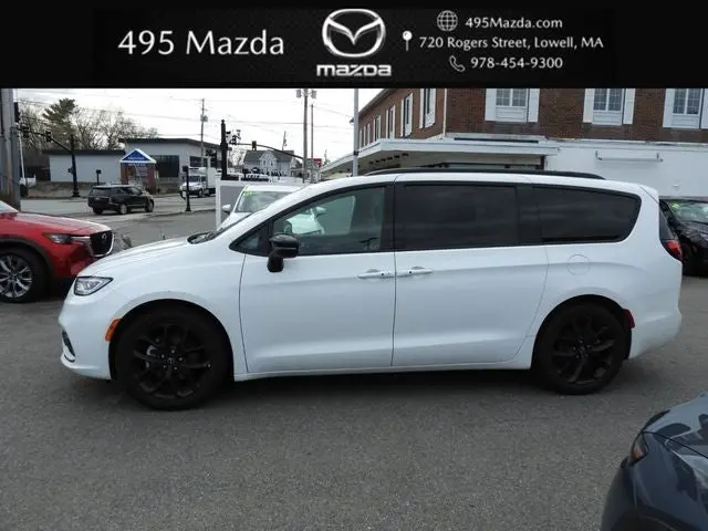 Vehicle Image 2